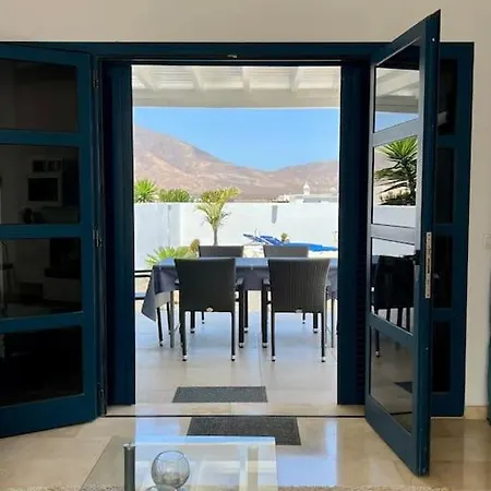Lovely Danielle Villa Playa Blanca